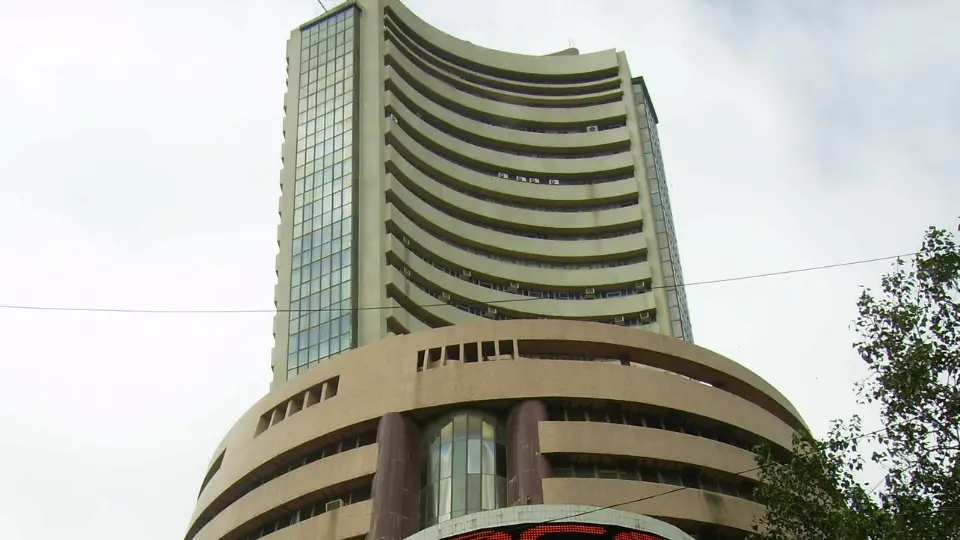 India Stock Market Forecast: Nifty Eyes 25,500 as Inflation, Fed Cues, and Rupee Volatility Define Outlook