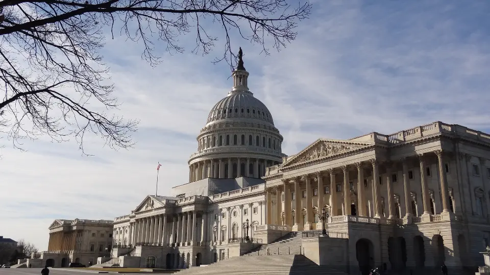 US National Debt Hits Historic $37 Trillion Mark: Economic Implications and Future Outlook